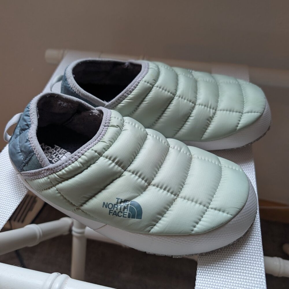 The North Face Thermoball Traction Puffy Insulated Slippers Women's Size 7